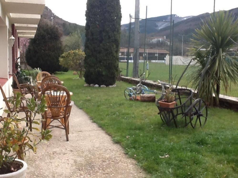 Hotel Montes Blancos Ezcaray Eksteriør billede